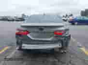 2021 Toyota Camry SE z VIN 4T1T11AK7MU616062, wystawiony jako IAAI lot #43426966 z przebiegiem 96 436 mil mil oraz . Historia ofert i sprzedaży dostępna na DreamBid. Obrazek 17.