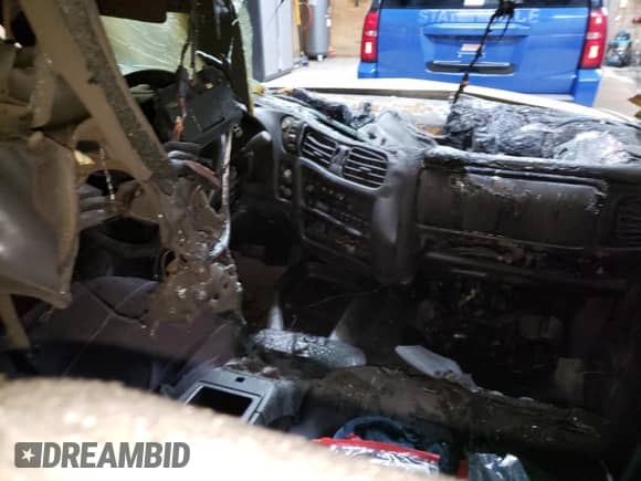 2000 Chevrolet Blazer LT с VIN 1GNDT13W0Y2221121, выставлен на аукционе Copart как лот 70241964 с пробегом Не указан миль и Чистый • Clean title. История ставок и продаж доступна на DreamBid. Изображение 8.