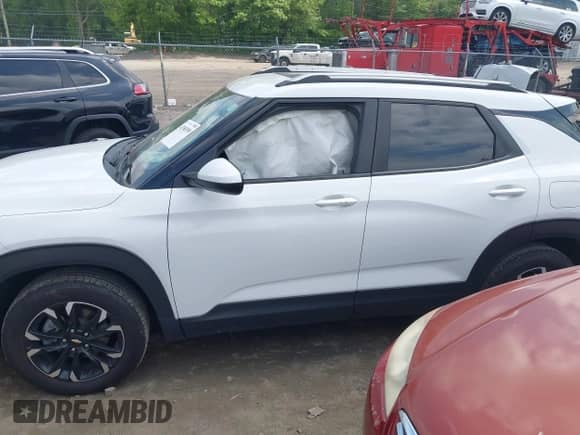 2023 Chevrolet TrailBlazer LT с VIN KL79MRSL7PB210985, выставлен на аукционе IAAI как лот 42380399 с пробегом 23 293 миль миль и . История ставок и продаж доступна на DreamBid. Изображение 14.