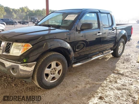 2007 Nissan Frontier SE z VIN 1N6AD07U27C416669, wystawiony jako IAAI lot #43262121 z przebiegiem 237 034 mil mil oraz . Historia ofert i sprzedaży dostępna na DreamBid. Obrazek 2.