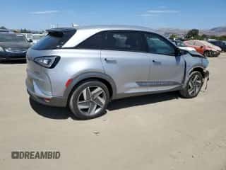 2023 Hyundai NEXO Limited z VIN KM8J84A61PU036916, wystawiony jako Copart lot #70225245 z przebiegiem 8 692 mil mil oraz Szkoda całkowita • Salvage title. Historia ofert i sprzedaży dostępna na DreamBid. Obrazek 3.