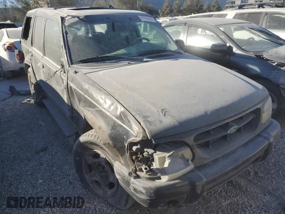 2001 Ford Explorer with VIN 1FMDU85P71UB08115, listed as a Copart auction lot 81656684 with 260,201 mi miles and Non repairable. Bid and sale history available at DreamBid. Image 4.