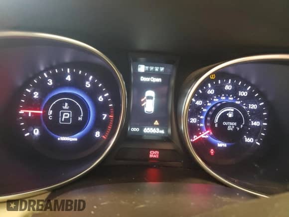 2014 Hyundai Santa Fe с VIN 5XYZUDLB4EG173103, выставлен на аукционе Copart как лот 68325335 с пробегом 65 563 миль миль и Списание • Salvage title. История ставок и продаж доступна на DreamBid. Изображение 9.
