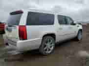 2011 Cadillac Escalade ESV Premium z VIN 1GYS4JEF6BR125500, wystawiony jako Copart lot #51917445 z przebiegiem 258 390 mil mil oraz Czysty tytuł • Clean title. Historia ofert i sprzedaży dostępna na DreamBid. Obrazek 3.