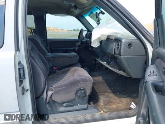 2002 GMC Sierra 1500 SLE с VIN 2GTEC19V721345759, выставлен на аукционе IAAI как лот 43026220 с пробегом 340 756 миль миль и . История ставок и продаж доступна на DreamBid. Изображение 5.