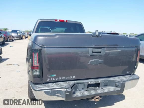 2011 Chevrolet Silverado 1500 LT z VIN 1GCRCSEA7BZ233349, wystawiony jako IAAI lot #42015179 z przebiegiem 324 992 mil mil oraz . Historia ofert i sprzedaży dostępna na DreamBid. Obrazek 16.