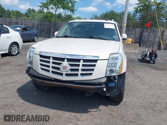 2013 Cadillac Escalade ESV Luxury с VIN 1GYS4HEF1DR228321, выставлен на аукционе IAAI как лот 42536138 с пробегом 160 957 миль миль и . История ставок и продаж доступна на DreamBid. Изображение 13.