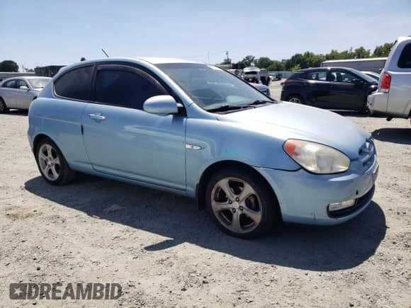 2008 Hyundai Accent SE z VIN KMHCN36C28U084582, wystawiony jako Copart lot #61311135 z przebiegiem 124 696 mil mil oraz Szkoda całkowita • Salvage title. Historia ofert i sprzedaży dostępna na DreamBid. Obrazek 4.