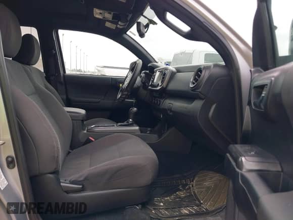 2016 Toyota Tacoma SR5 с VIN 5TFAZ5CN4GX013284, выставлен на аукционе IAAI как лот 42301093 с пробегом 127 916 миль миль и . История ставок и продаж доступна на DreamBid. Изображение 5.