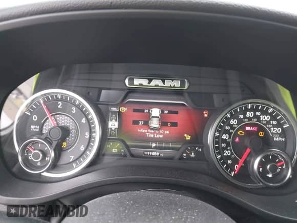 2025 Ram 1500 Lone Star z VIN 1C6RRFFG1SN537641, wystawiony jako IAAI lot #41563794 z przebiegiem 11 488 mil mil oraz . Historia ofert i sprzedaży dostępna na DreamBid. Obrazek 7.