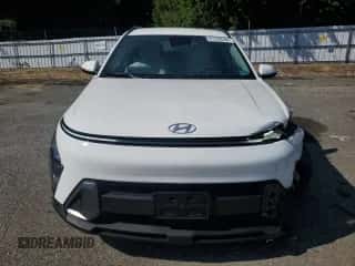 2024 Hyundai Kona SEL с VIN KM8HBCAB7RU146721, выставлен на аукционе Copart как лот 67558284 с пробегом 3 446 миль миль и Списание • Salvage title. История ставок и продаж доступна на DreamBid. Изображение 5.