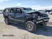 2002 Chevrolet Suburban LT z VIN 3GNGC26U42G214796, wystawiony jako Copart lot #57708045 z przebiegiem Nie podano mil oraz Szkoda całkowita • Salvage title. Historia ofert i sprzedaży dostępna na DreamBid. Obrazek 4.