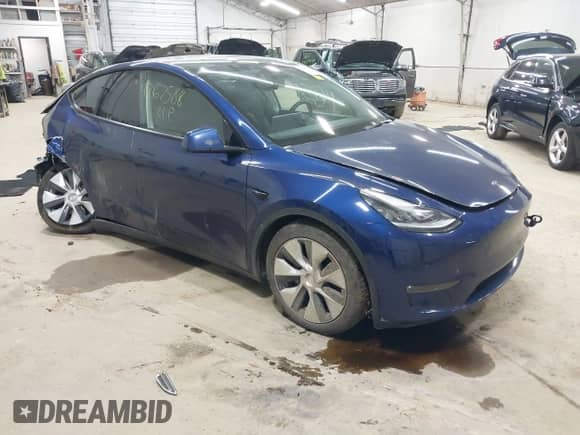 2021 Tesla Model Y Long Range with VIN 5YJYGDEE2MF159264, listed as a IAAI auction lot 43167588 with 83,012 mi miles and . Bid and sale history available at DreamBid. Image 1.