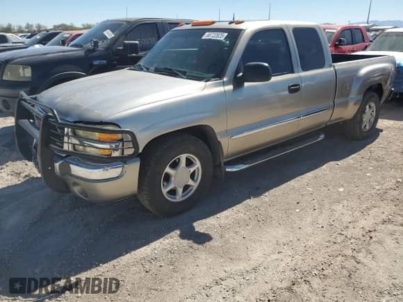 2003 GMC Sierra 1500 SLE with VIN 2GTEC19T731131936, listed as a Copart auction lot 66722825 with 189,340 mi miles and Salvage title. Bid and sale history available at DreamBid. Image 1.