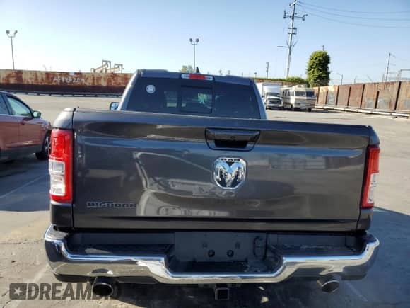 2022 Ram 1500 Lone Star z VIN 1C6RREBT1NN436343, wystawiony jako Copart lot #52028985 z przebiegiem 13 784 mil mil oraz Szkoda całkowita • Salvage title. Historia ofert i sprzedaży dostępna na DreamBid. Obrazek 6.