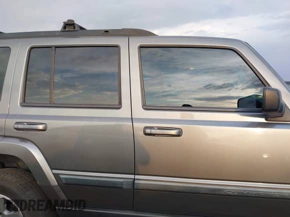 2008 Jeep Commander Sport с VIN 1J8HG48NX8C172027, выставлен на аукционе IAAI как лот 42756337 с пробегом 178 777 миль миль и . История ставок и продаж доступна на DreamBid. Изображение 13.