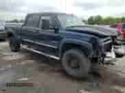 2005 Chevrolet Silverado 2500HD LS z VIN 1GCHK23275F842523, wystawiony jako Copart lot #58774865 z przebiegiem 247 536 mil mil oraz Szkoda całkowita • Salvage title. Historia ofert i sprzedaży dostępna na DreamBid. Obrazek 4.