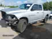 2011 Ram 1500 SLT z VIN 1D7RV1GT5BS674561, wystawiony jako IAAI lot #42550437 z przebiegiem 156 827 mil mil oraz . Historia ofert i sprzedaży dostępna na DreamBid. Obrazek 2.