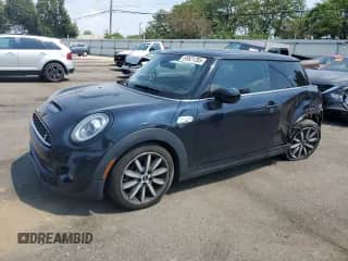 2020 MINI Hardtop Cooper S with VIN WMWXR5C01L2L98127, listed as a Copart auction lot 69521285 with 56,562 mi miles and Salvage title. Bid and sale history available at DreamBid. Image 1.