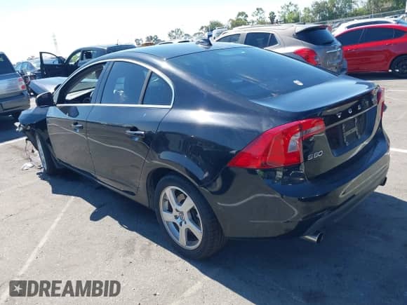 2012 Volvo S60 T5 с VIN YV1622FSXC2093928, выставлен на аукционе IAAI как лот 42684244 с пробегом 121 791 миль миль и . История ставок и продаж доступна на DreamBid. Изображение 3.