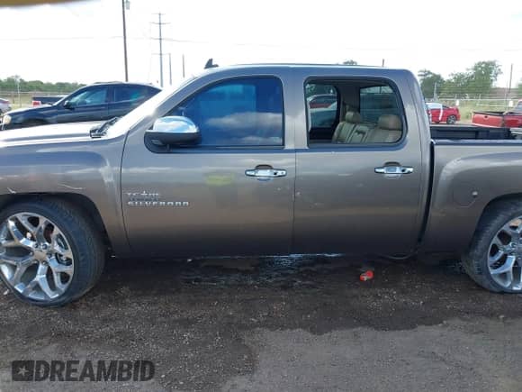 2012 Chevrolet Silverado 1500 LT with VIN 3GCPCSE09CG287476, listed as a IAAI auction lot 42894569 with 187,482 mi miles and . Bid and sale history available at DreamBid. Image 14.
