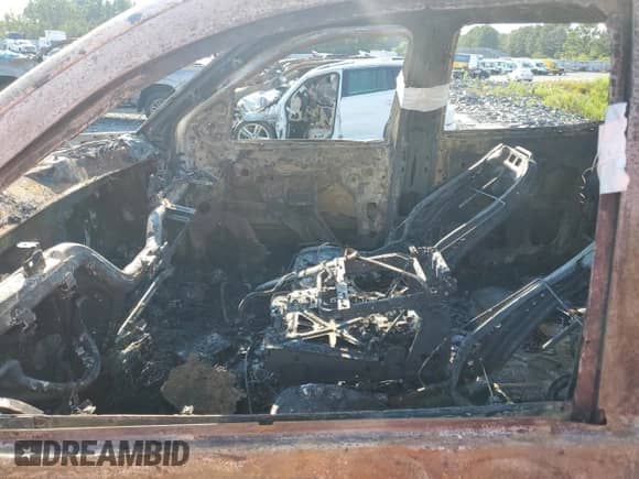 2017 Chevrolet Silverado 1500 LT z VIN 3GCUKREC4HG235642, wystawiony jako Copart lot #71449315 z przebiegiem Nie podano mil oraz Nie do naprawy • Non repairable. Historia ofert i sprzedaży dostępna na DreamBid. Obrazek 7.