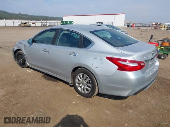 2016 Nissan Altima S z VIN 1N4AL3AP0GN364592, wystawiony jako IAAI lot #43185760 z przebiegiem 142 032 mil mil oraz . Historia ofert i sprzedaży dostępna na DreamBid. Obrazek 3.