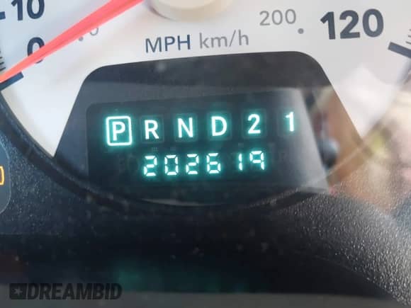 2007 Dodge 1500 SLT z VIN 3D7KR19D77G842727, wystawiony jako IAAI lot #41909108 z przebiegiem 202 619 mil mil oraz . Historia ofert i sprzedaży dostępna na DreamBid. Obrazek 15.