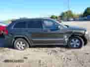 2011 Jeep Grand Cherokee Laredo z VIN 1J4RR4GG7BC530081, wystawiony jako IAAI lot #43404273 z przebiegiem 159 811 mil mil oraz . Historia ofert i sprzedaży dostępna na DreamBid. Obrazek 12.