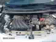 2015 Nissan Note SV z VIN 3N1CE2CP8FL398348, wystawiony jako IAAI lot #42459572 z przebiegiem 148 067 mil mil oraz . Historia ofert i sprzedaży dostępna na DreamBid. Obrazek 10.