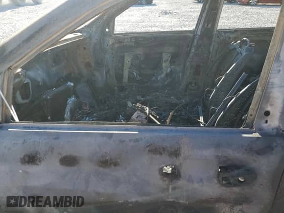 2012 Jeep Grand Cherokee SRT-8 z VIN 1C4RJFDJ3CC120954, wystawiony jako Copart lot #86062064 z przebiegiem Nie podano mil oraz Nie do naprawy • Non repairable. Historia ofert i sprzedaży dostępna na DreamBid. Obrazek 7.