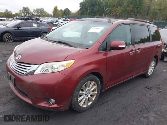 2013 Toyota Sienna XLE with VIN 5TDDK3DC8DS064632, listed as a IAAI auction lot 43445052 with 123,676 mi miles and . Bid and sale history available at DreamBid. Image 2.