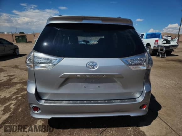 2015 Toyota Sienna SE with VIN 5TDXK3DC2FS678950, listed as a Copart auction lot 70514285 with 172,962 mi miles and Salvage title. Bid and sale history available at DreamBid. Image 6.