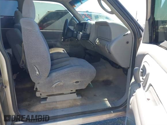 1998 GMC Sierra 1500 с VIN 2GTEC19M1W1543038, выставлен на аукционе IAAI как лот 41653545 с пробегом 198 394 миль миль и . История ставок и продаж доступна на DreamBid. Изображение 5.