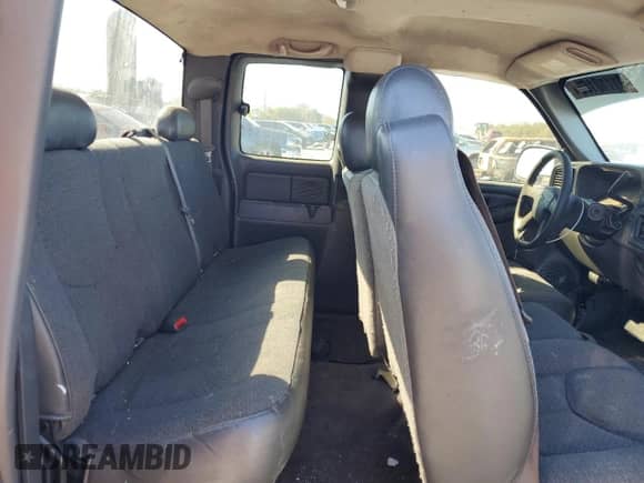 2006 Chevrolet Silverado 1500 Work Truck z VIN 1GCEC19X86Z288146, wystawiony jako Copart lot #91110165 z przebiegiem 337 899 mil mil oraz Czysty tytuł • Clean title. Historia ofert i sprzedaży dostępna na DreamBid. Obrazek 10.