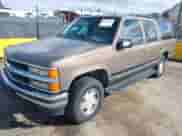 1997 Chevrolet Suburban с VIN 1GNFK16RXVJ439165, выставлен на аукционе IAAI как лот 41796768 с пробегом 131 020 миль миль и . История ставок и продаж доступна на DreamBid. Изображение 2.