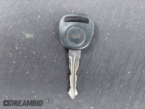 2012 GMC Sierra 1500 Work Truck z VIN 1GTN1TEX3CZ192864, wystawiony jako IAAI lot #41261478 z przebiegiem 159 578 mil mil oraz . Historia ofert i sprzedaży dostępna na DreamBid. Obrazek 11.