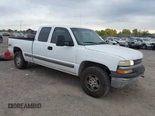 2000 Chevrolet Silverado 1500 LS with VIN 1GCEK19TXYE137190, listed as a IAAI auction lot 43344334 with 248,137 mi miles and . Bid and sale history available at DreamBid. Image 1.