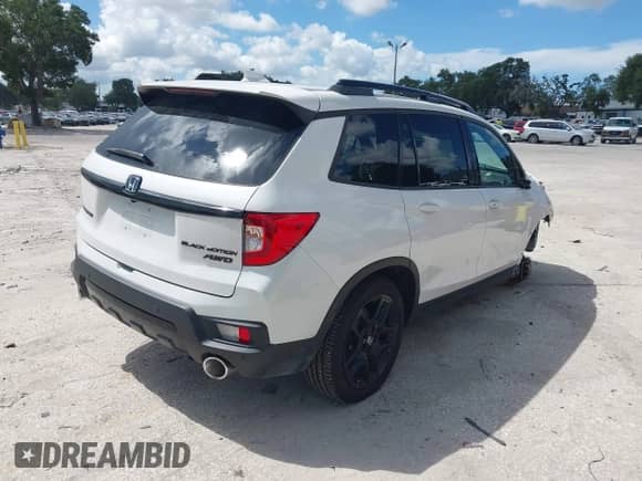 2025 Honda Passport Black Edition с VIN 5FNYF8H84SB006012, выставлен на аукционе IAAI как лот 42999251 с пробегом 3 938 миль миль и . История ставок и продаж доступна на DreamBid. Изображение 4.