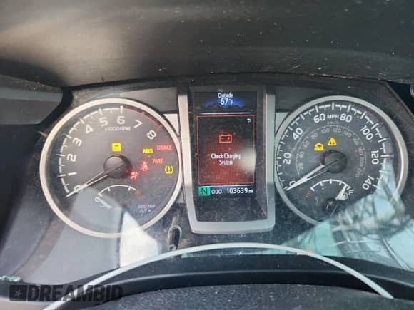 2018 Toyota Tacoma SR z VIN 3TMCZ5AN8JM175959, wystawiony jako Copart lot #81135665 z przebiegiem 103 639 mil mil oraz Szkoda całkowita • Salvage title. Historia ofert i sprzedaży dostępna na DreamBid. Obrazek 9.