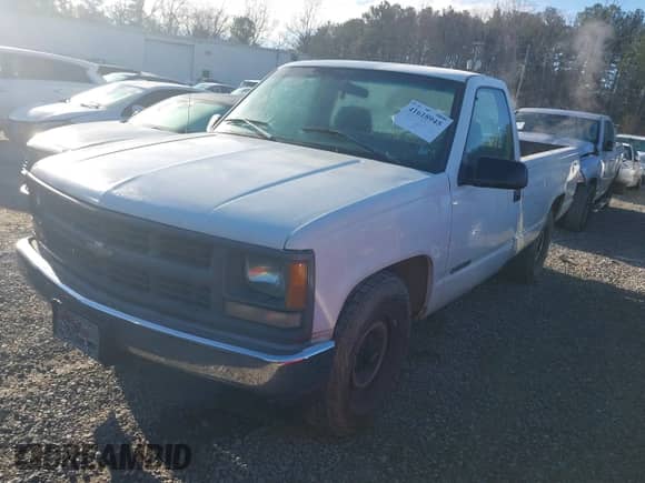 1995 Chevrolet Silverado 2500 с VIN 1GCFC24KXSZ235027, выставлен на аукционе IAAI как лот 41618945 с пробегом 263 798 миль миль и . История ставок и продаж доступна на DreamBid. Изображение 17.