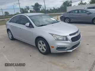 2015 Chevrolet Cruze LT z VIN 1G1PC5SB5F7262140, wystawiony jako IAAI lot #43420244 z przebiegiem 166 563 mil mil oraz . Historia ofert i sprzedaży dostępna na DreamBid. Obrazek 1.
