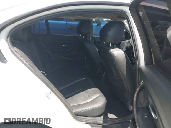 2013 BMW 3 Series 328i с VIN WBA3C1C59DF436380, выставлен на аукционе IAAI как лот 42877603 с пробегом 135 720 миль миль и . История ставок и продаж доступна на DreamBid. Изображение 8.