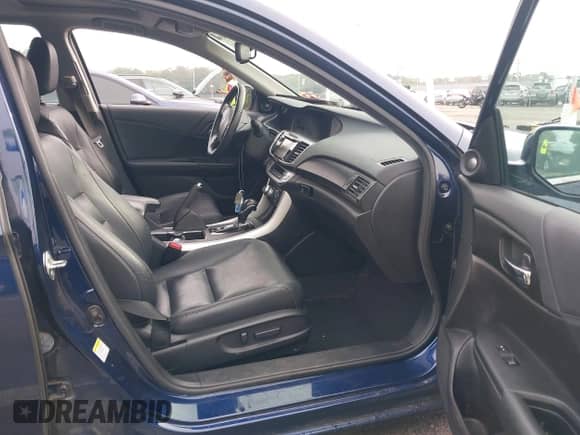 2015 Honda Accord Touring z VIN 1HGCR6F75FA014927, wystawiony jako IAAI lot #43268149 z przebiegiem 132 281 mil mil oraz . Historia ofert i sprzedaży dostępna na DreamBid. Obrazek 5.