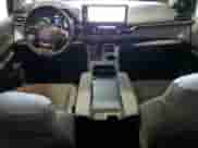 2025 Toyota Sienna XLE z VIN 5TDJSKFC6SS172710, wystawiony jako Copart lot #55451105 z przebiegiem 5 186 mil mil oraz Czysty tytuł • Clean title. Historia ofert i sprzedaży dostępna na DreamBid. Obrazek 8.