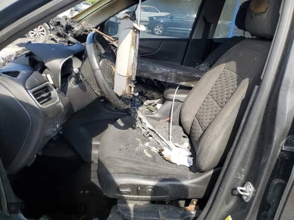 2018 Chevrolet Equinox LT с VIN 2GNAXJEV3J6150534, выставлен на аукционе Copart как лот 67998215 с пробегом Не указан миль и Списание • Salvage title. История ставок и продаж доступна на DreamBid. Изображение 7.