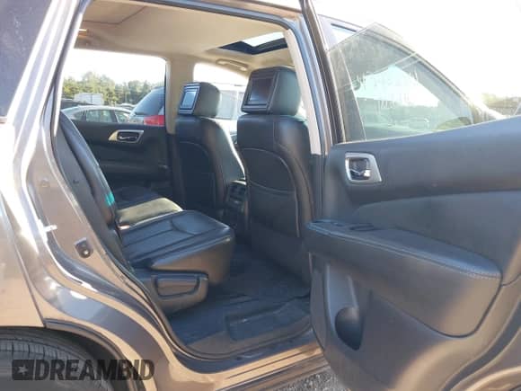 2014 Nissan Pathfinder SL with VIN 5N1AR2MM0EC679904, listed as a IAAI auction lot 43422801 with 105,480 mi miles and . Bid and sale history available at DreamBid. Image 8.