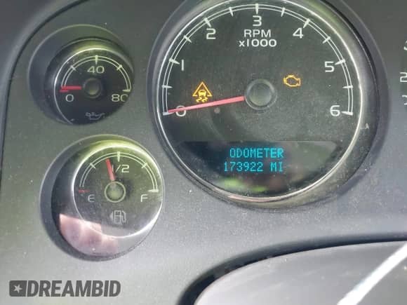 2007 Chevrolet Suburban LTZ z VIN 3GNFC16047G302161, wystawiony jako IAAI lot #42053997 z przebiegiem 173 922 mil mil oraz . Historia ofert i sprzedaży dostępna na DreamBid. Obrazek 7.