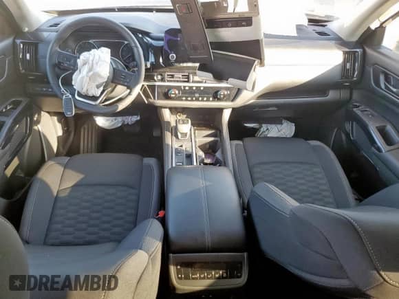 2025 Nissan Pathfinder SV с VIN 5N1DR3BA6SC204393, выставлен на аукционе Copart как лот 71176175 с пробегом 9 802 миль миль и Чистый • Clean title. История ставок и продаж доступна на DreamBid. Изображение 8.