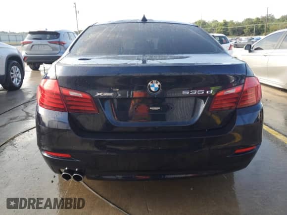 2016 BMW 5 Series 535d xDrive z VIN WBAFV3C55GD687464, wystawiony jako Copart lot #71502605 z przebiegiem 147 244 mil mil oraz Nie do naprawy • Non repairable. Historia ofert i sprzedaży dostępna na DreamBid. Obrazek 6.
